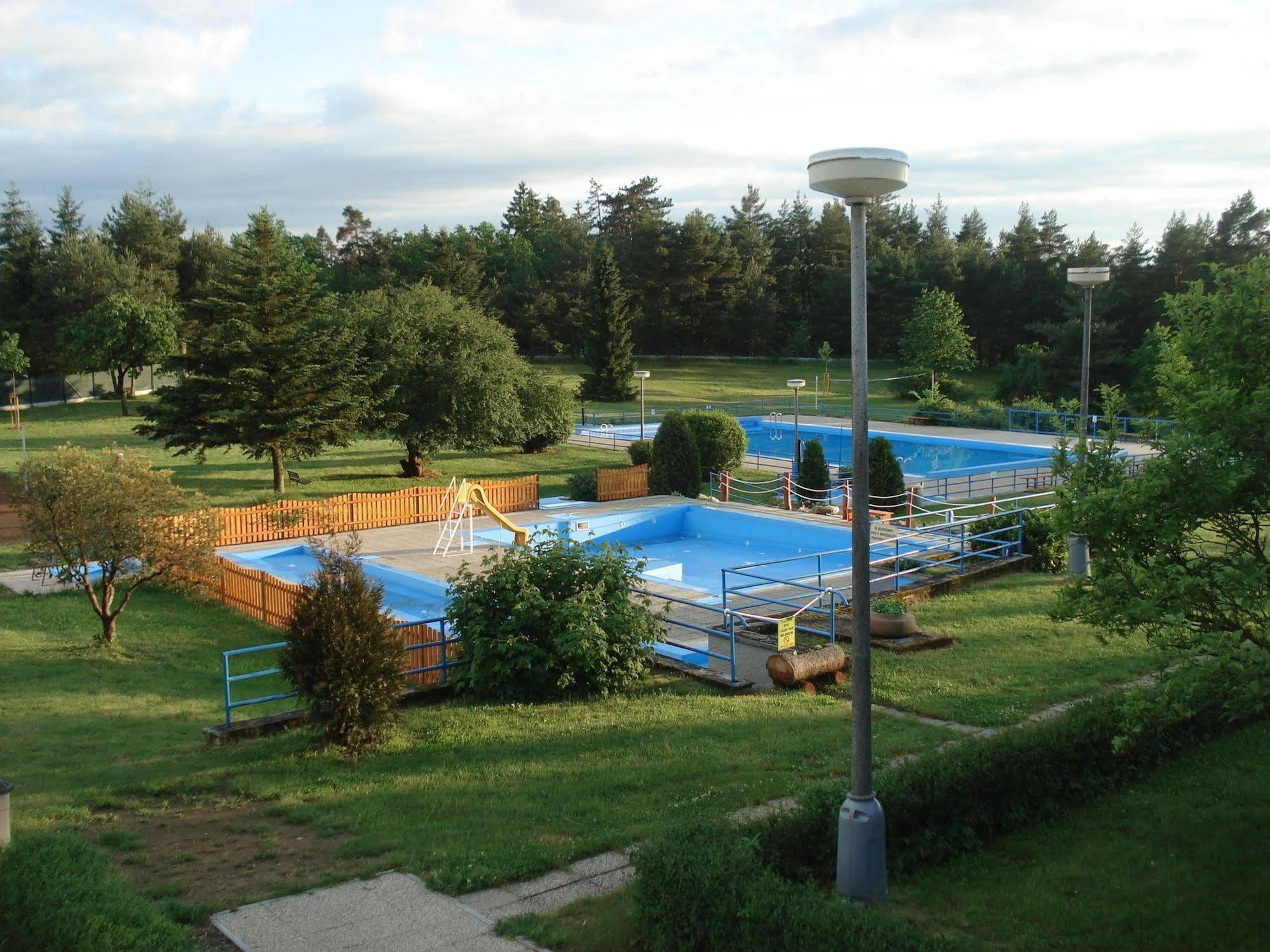 Resort Hotel Zvikov Zvikovske Podhradi Exterior photo