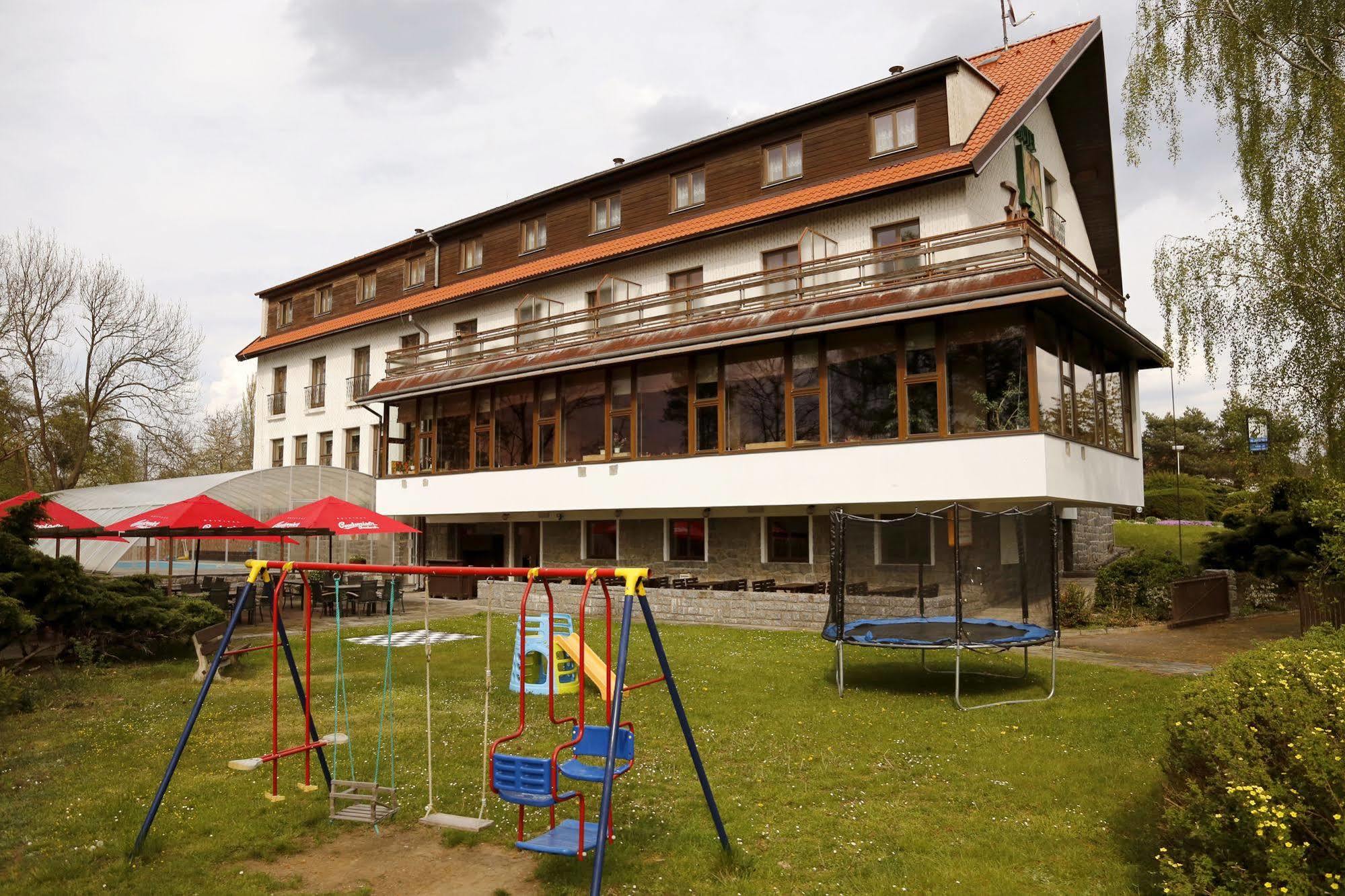 Resort Hotel Zvikov Zvikovske Podhradi Exterior photo